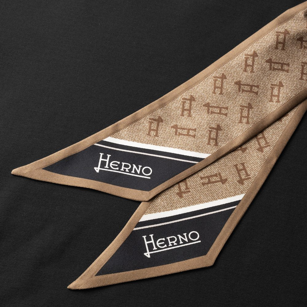 【返品不可】ヘルノ HERNO Tシャツ JG000219D レディース スカーフ付き クルーネック ブラック  ホワイト ネイビー きれいめ エレガント 半袖 スリム ブランド 白 黒 紺 無地 スカーフ モノグラム シルクスカーフ 春 夏 コットンジャージー コットン ストレッチ