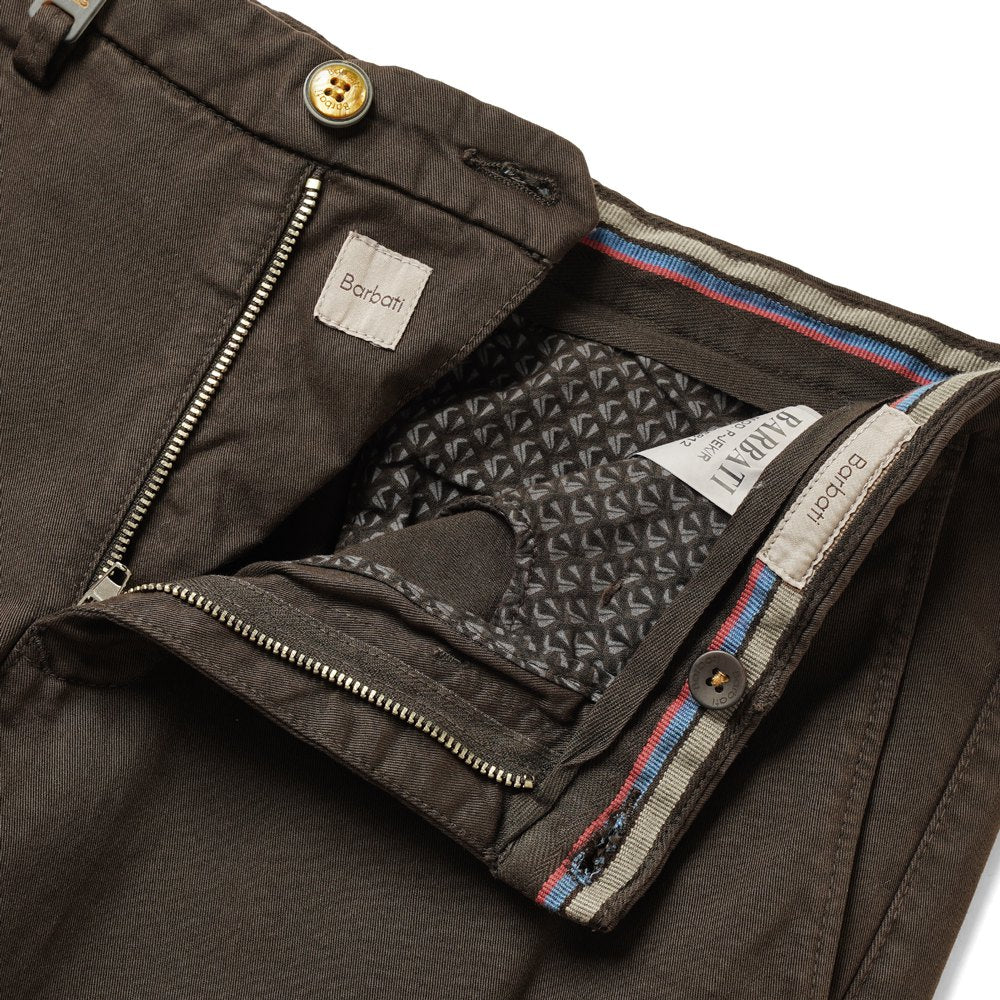 バルバッティ BARBATI P-JEK-R 225812 チノ レギュラーフィット コットンツイル ウォッシュ加工 ストレッチ 25秋冬 パンツ テーパードパンツ チノパン スリムパンツ メンズ チノパンスリム チノパン シンプル ネイビー ブラウン オフホワイト イタリア インポート